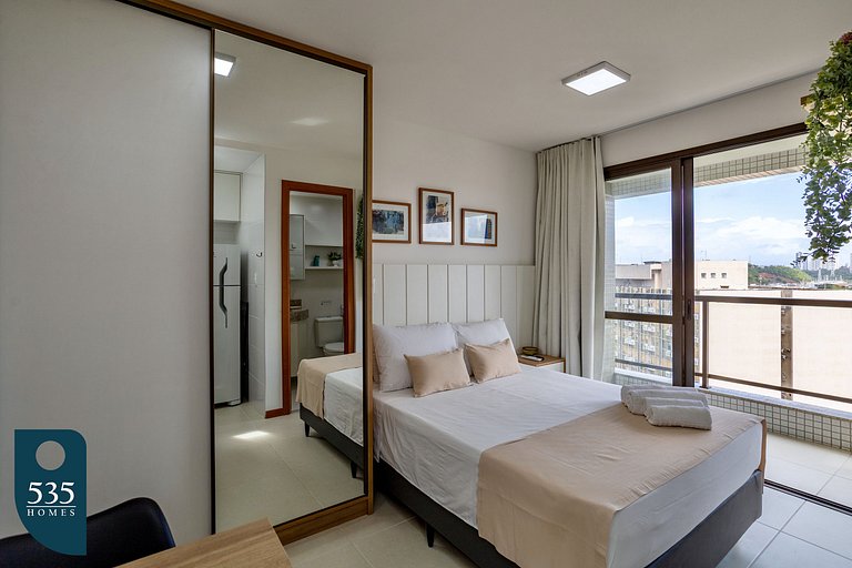 Modern Studio in upscale neighborhood near Mall