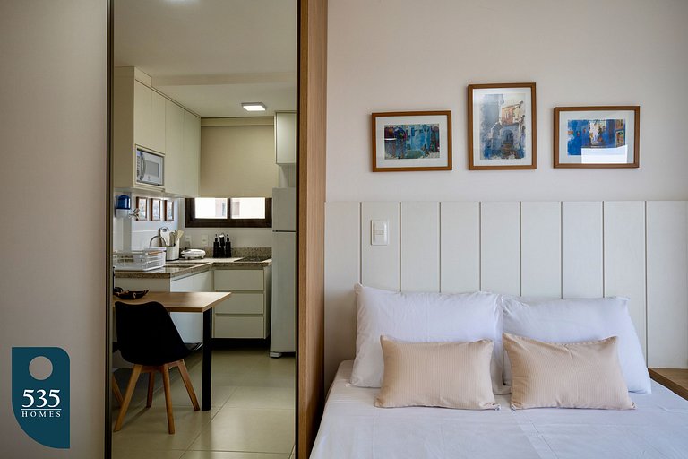 Modern Studio in upscale neighborhood near Mall