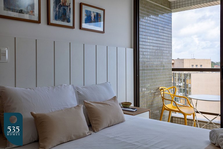 Modern Studio in upscale neighborhood near Mall