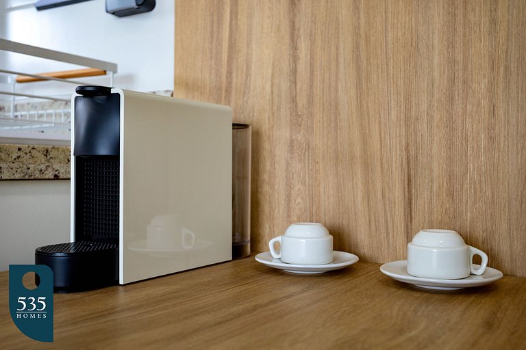 Modern Studio in upscale neighborhood near Mall