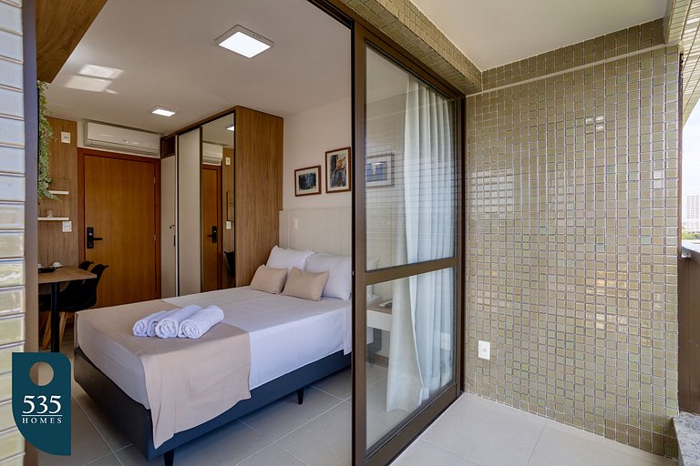 Modern Studio in upscale neighborhood near Mall