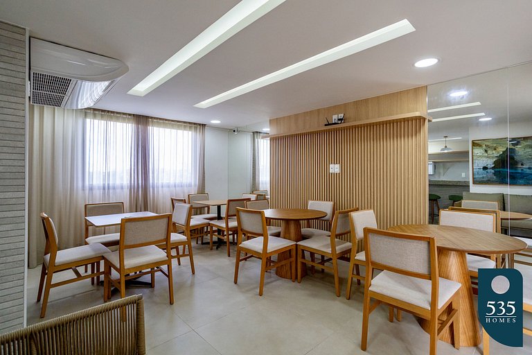 Modern Studio in upscale neighborhood near Mall