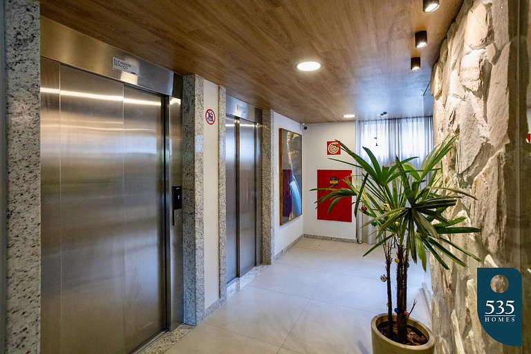 Modern Studio in upscale neighborhood near Mall