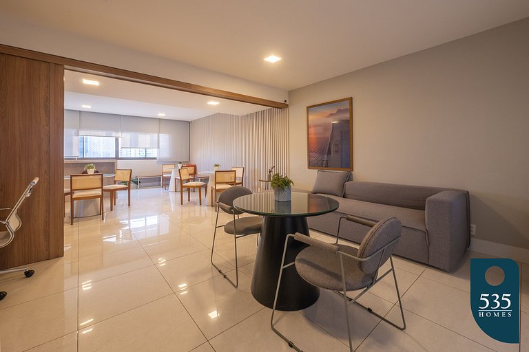Quarto e sala moderno a 700m do Salvador Shopping