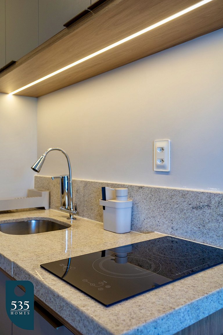 Quarto e sala moderno a 700m do Salvador Shopping