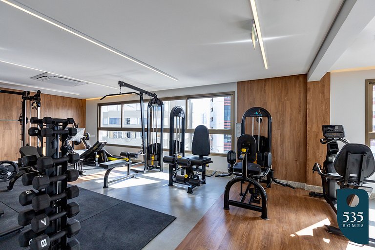 Quarto e sala na Barra a 550m do Shopping