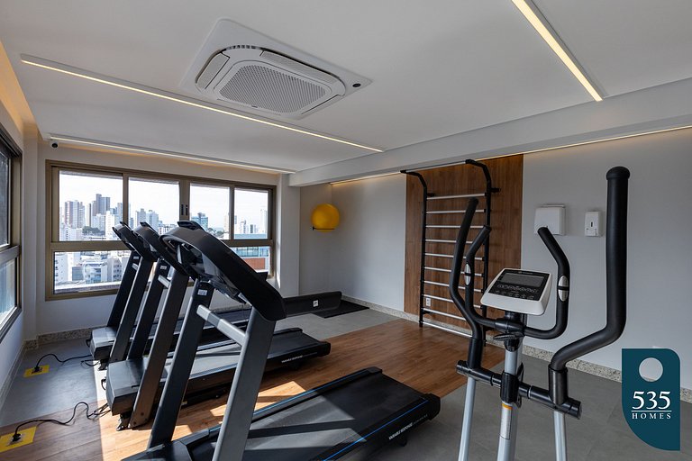 Quarto e sala na Barra a 550m do Shopping