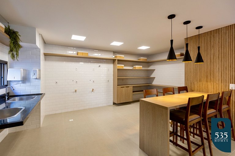 Quarto e sala na Barra a 550m do Shopping