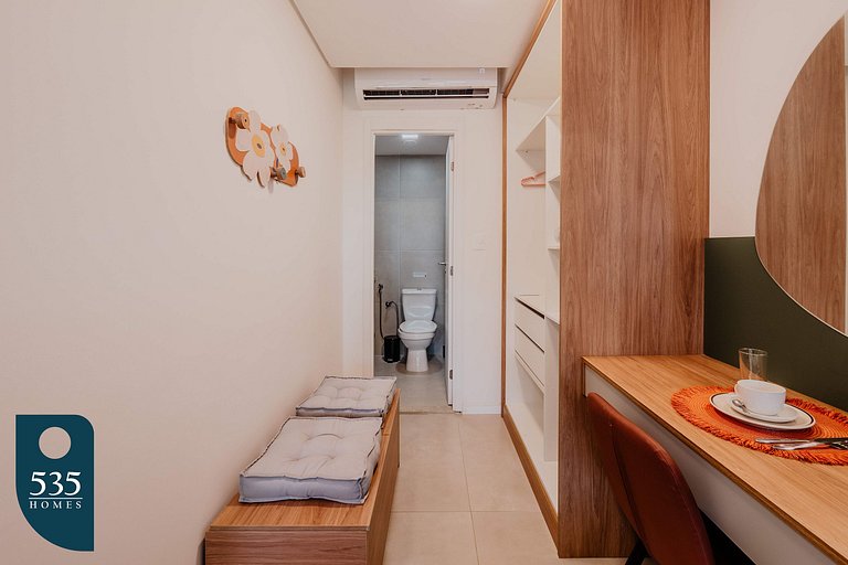 Live Salvador near beach and Centro de Convenções