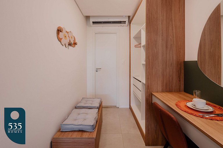 Live Salvador near beach and Centro de Convenções