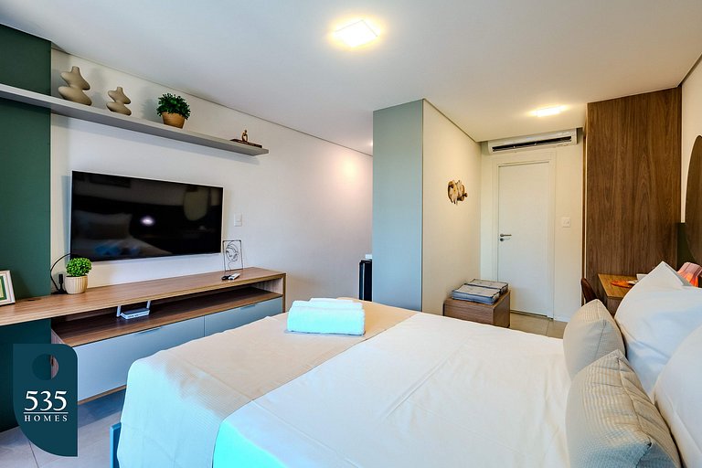 Live Salvador near beach and Centro de Convenções