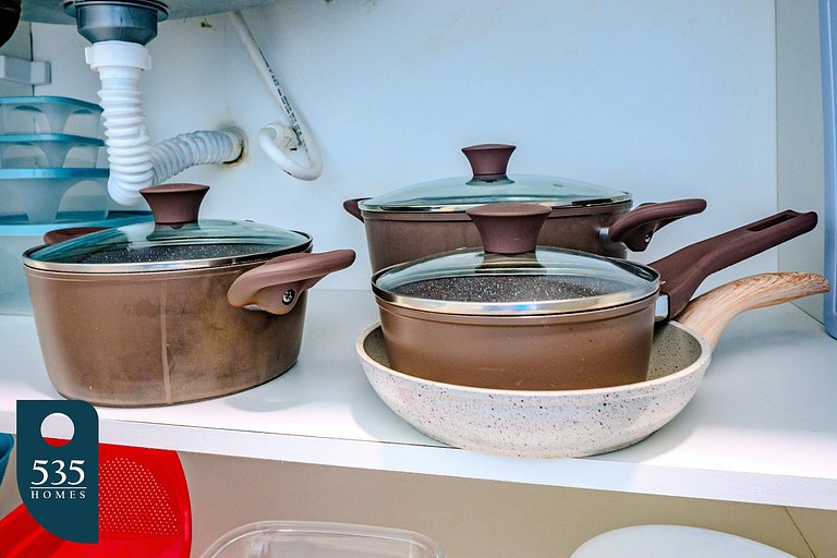 Live Salvador near beach and Centro de Convenções