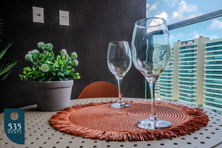 Live Salvador near beach and Centro de Convenções