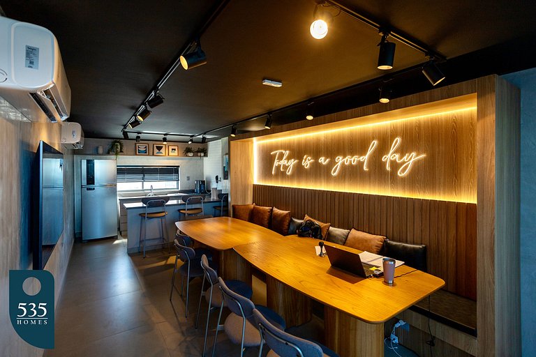 Live Salvador near beach and Centro de Convenções