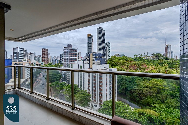 Discover the charm of Ondina in beachfront condo