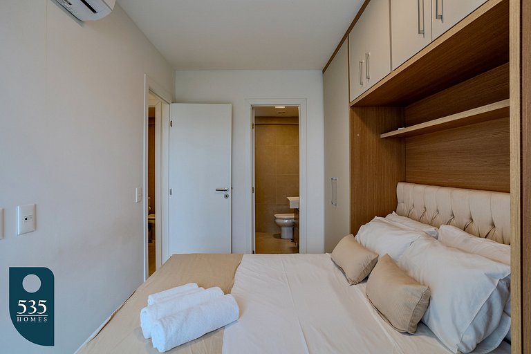 Discover the charm of Ondina in beachfront condo