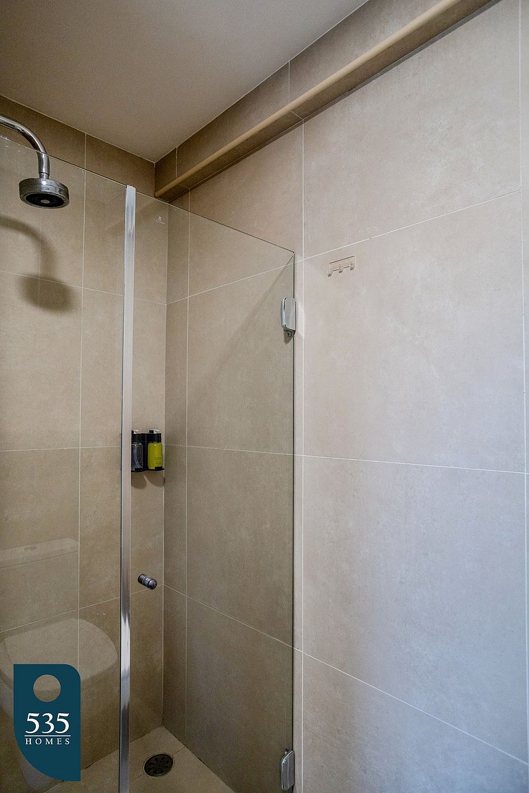 Discover the charm of Ondina in beachfront condo