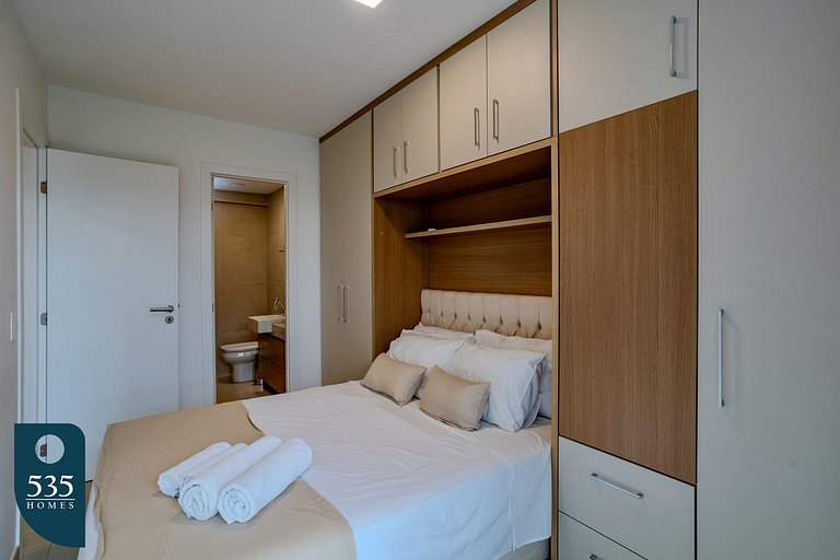 Discover the charm of Ondina in beachfront condo