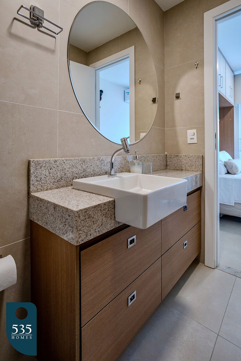 Discover the charm of Ondina in beachfront condo