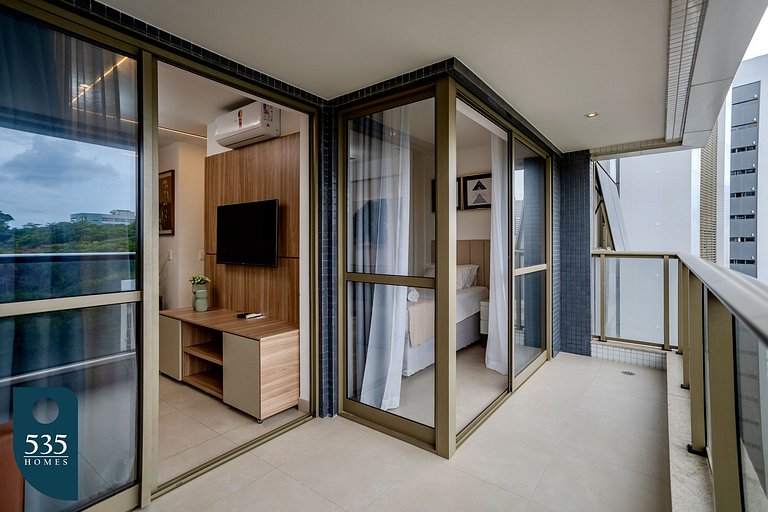 Discover the charm of Ondina in beachfront condo