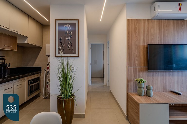 Discover the charm of Ondina in beachfront condo