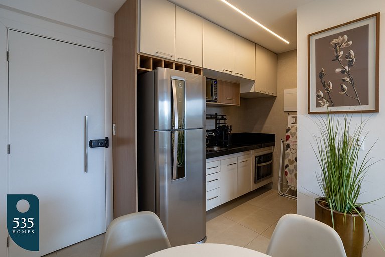 Discover the charm of Ondina in beachfront condo