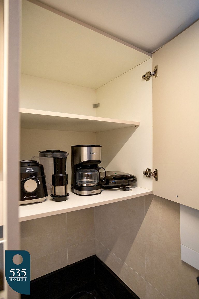 Discover the charm of Ondina in beachfront condo