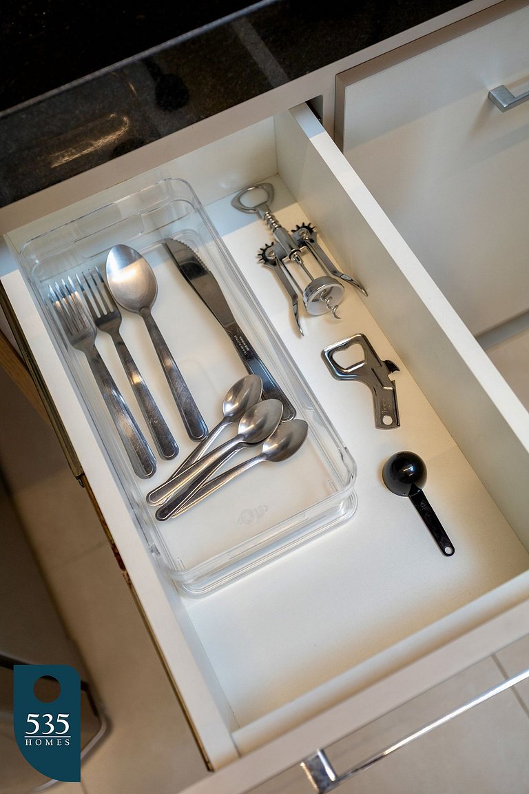 Conheça o charme de Ondina em condomínio beira mar