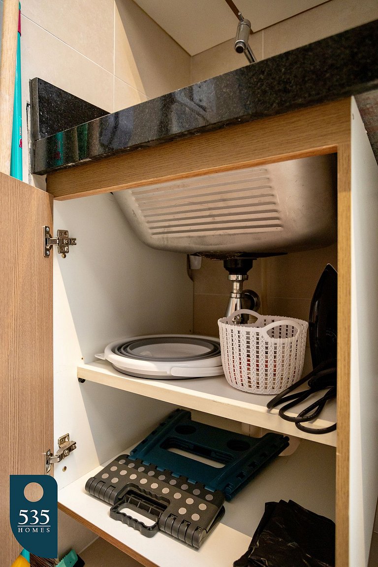 Discover the charm of Ondina in beachfront condo