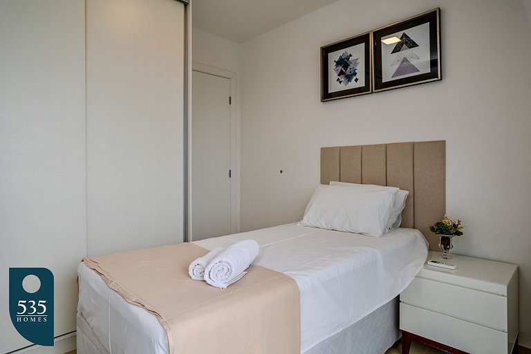 Discover the charm of Ondina in beachfront condo