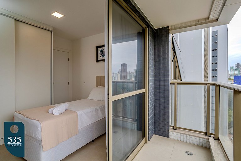 Discover the charm of Ondina in beachfront condo