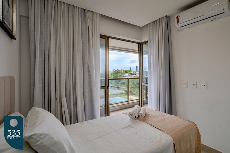 Discover the charm of Ondina in beachfront condo