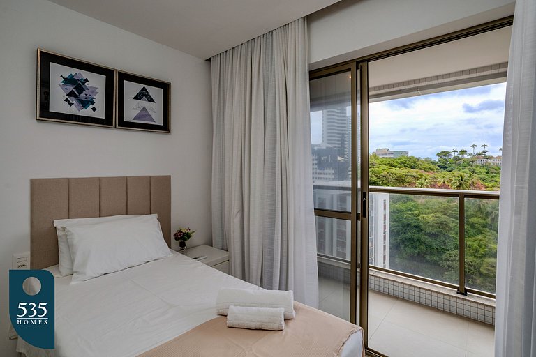 Discover the charm of Ondina in beachfront condo