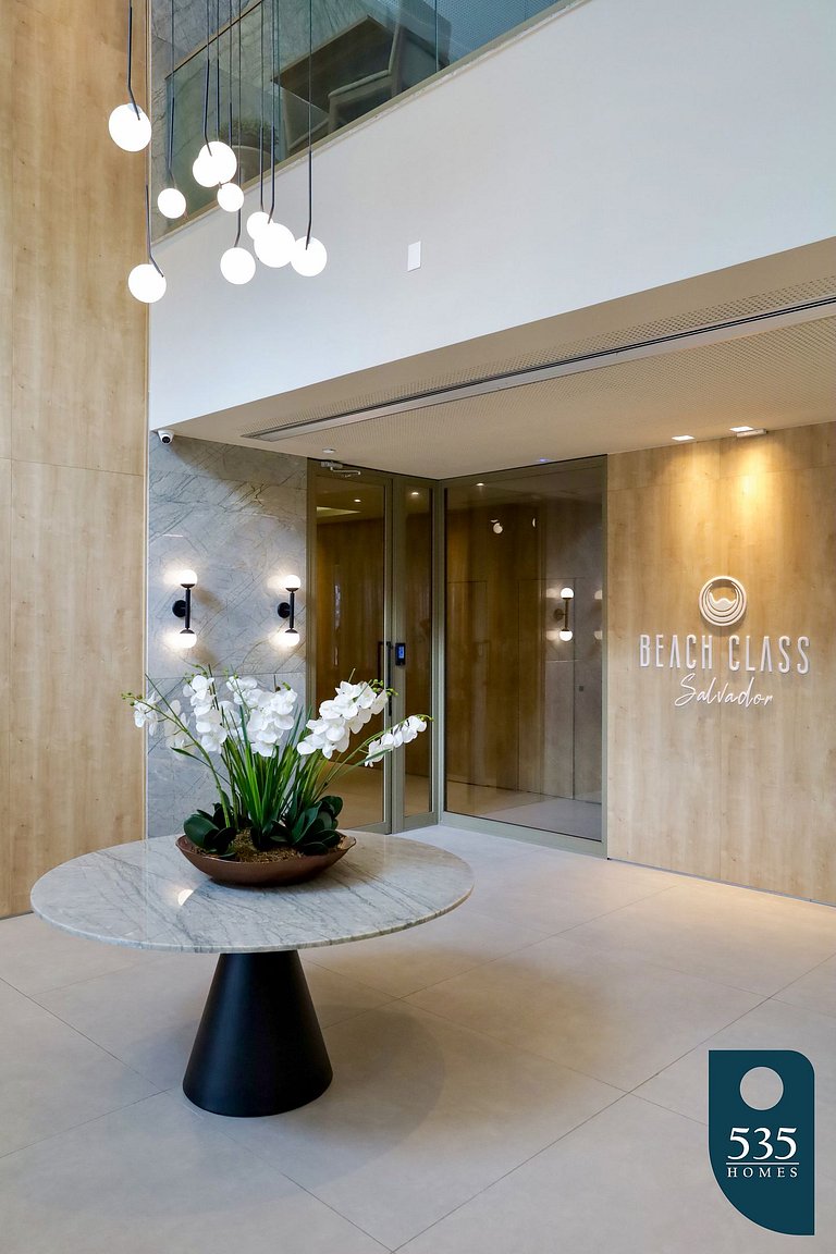 Discover the charm of Ondina in beachfront condo