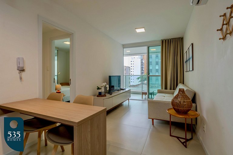 Temporada com o Farol da Barra ao alcance