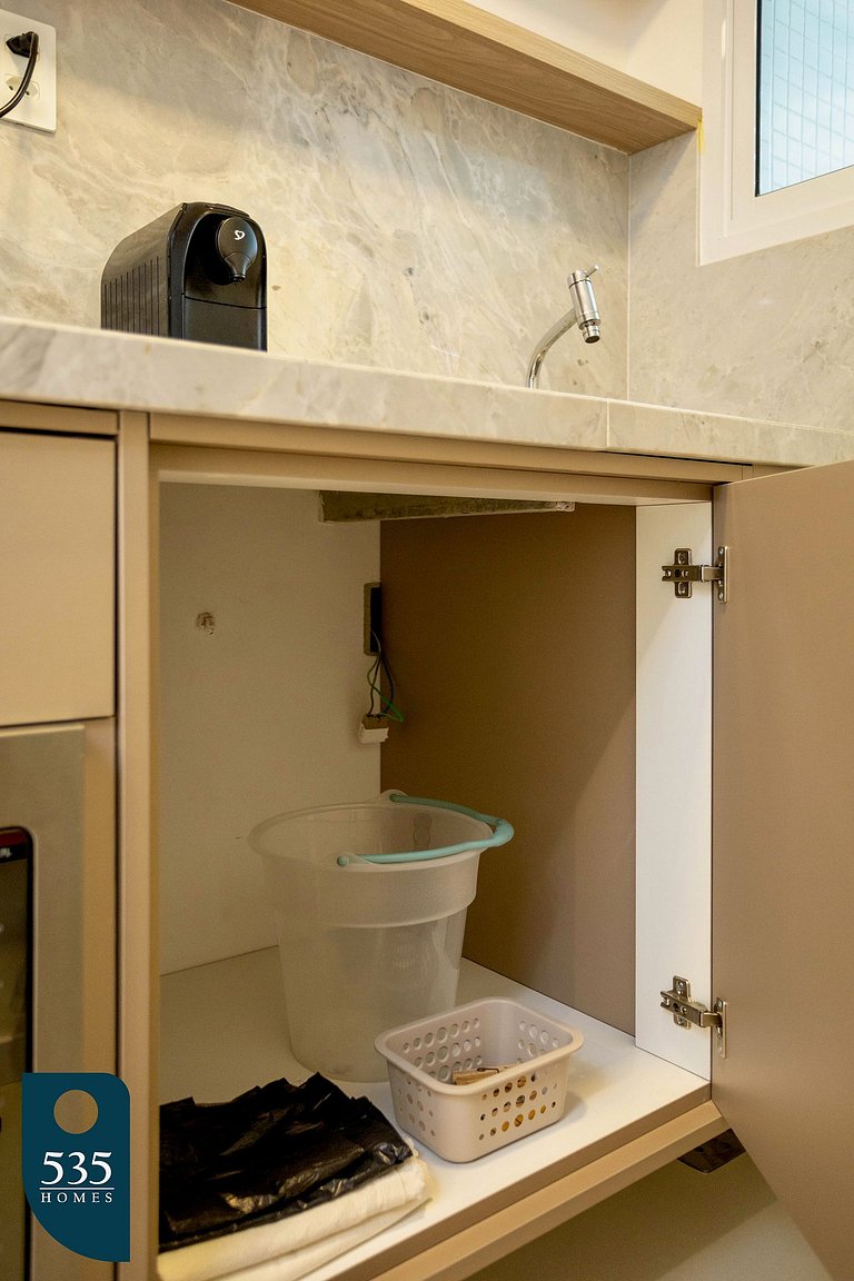 Stay Steps from the Barra Lighthouse