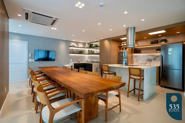 Stay Steps from the Barra Lighthouse