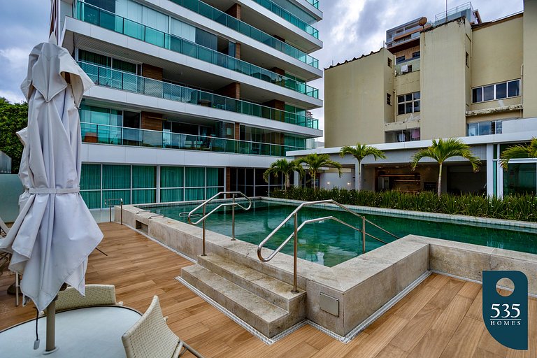 Stay Steps from the Barra Lighthouse