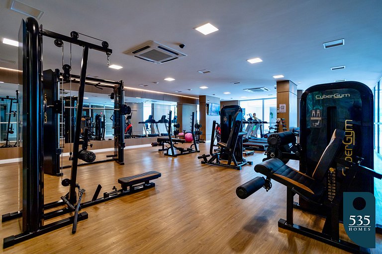 Temporada com o Farol da Barra ao alcance