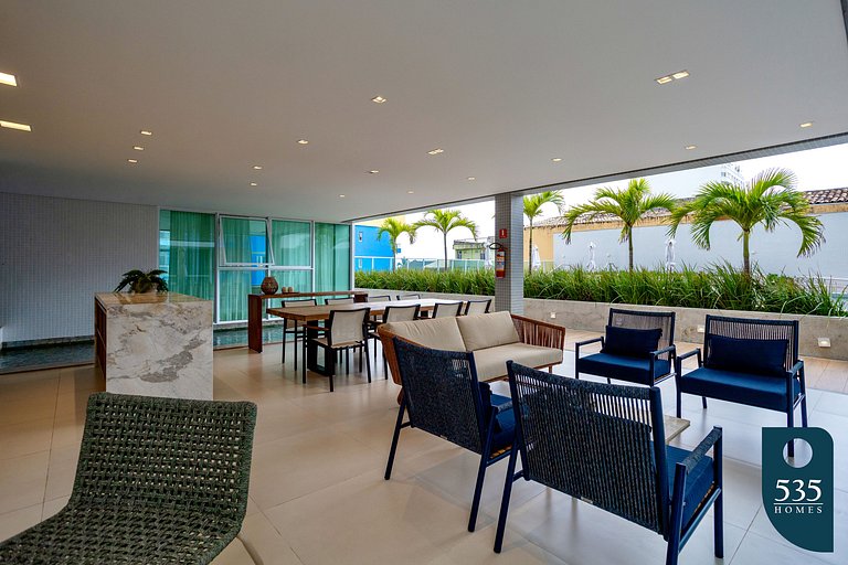 Temporada com o Farol da Barra ao alcance