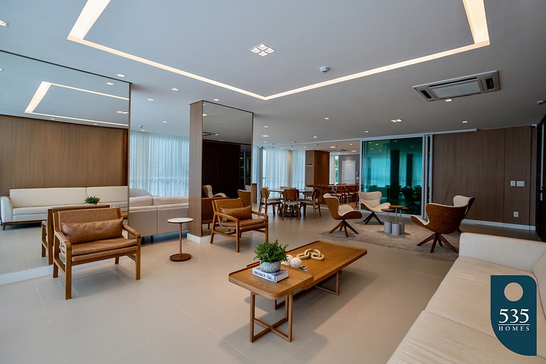 Temporada com o Farol da Barra ao alcance