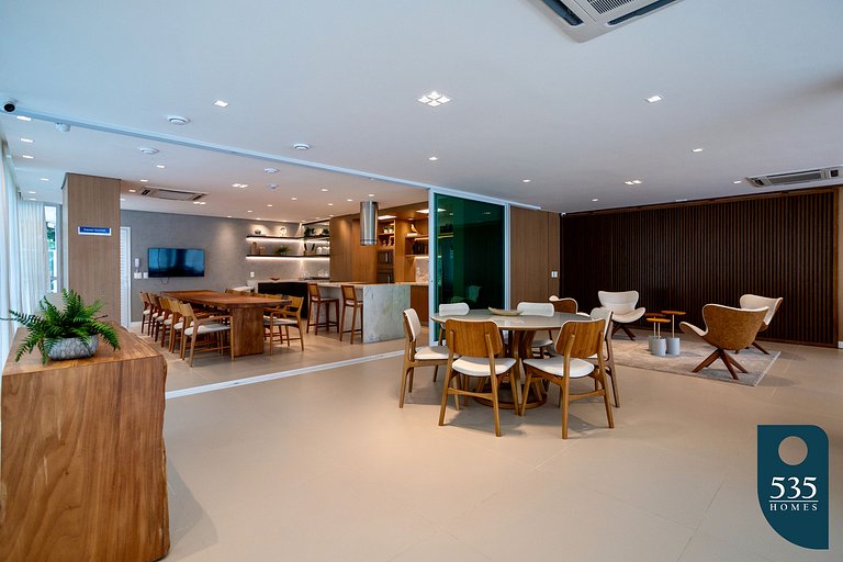 Temporada com o Farol da Barra ao alcance