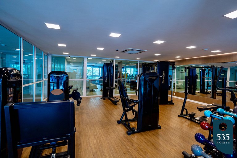 Temporada com o Farol da Barra ao alcance