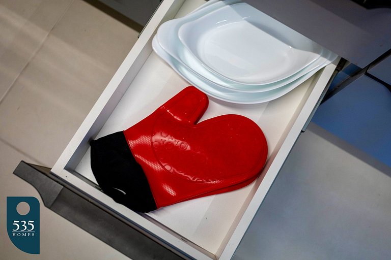 Seaview bedsitter in Stella Maris 400m from sea