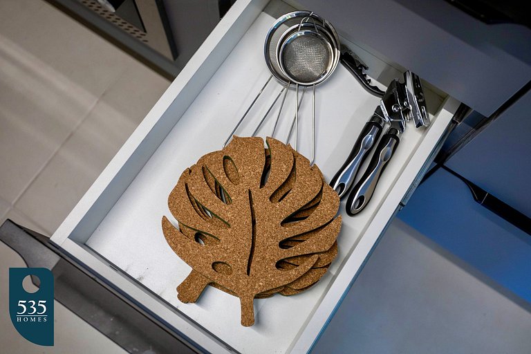 Seaview bedsitter in Stella Maris 400m from sea