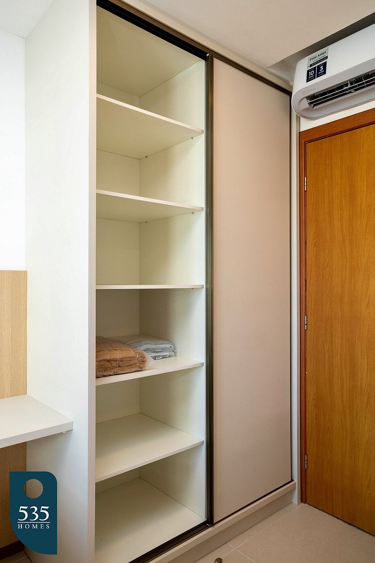 Studio in Caminho das Árvores with elevated view