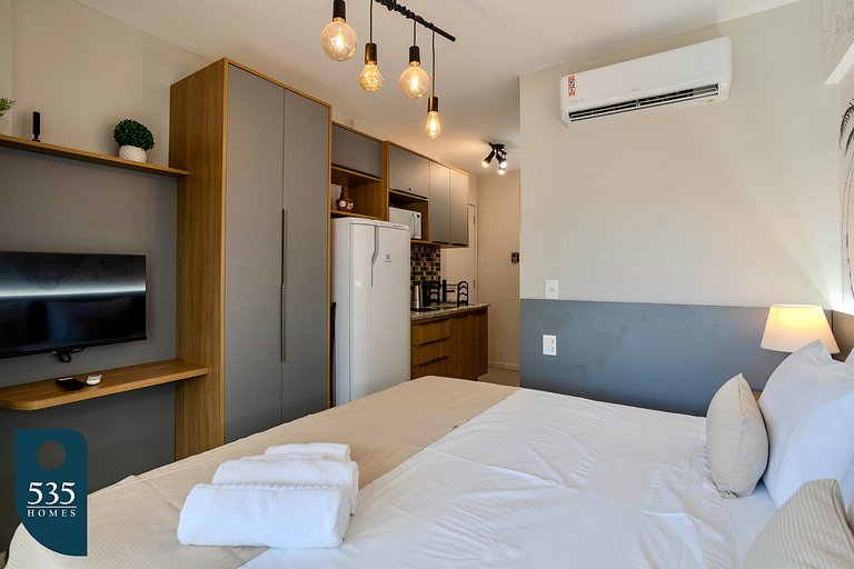 Viva a cidade de Salvador a passos da praia