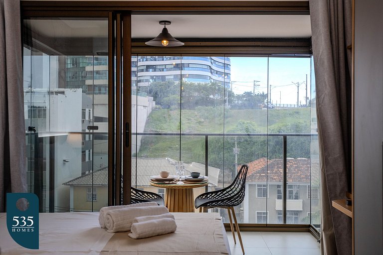 Experience the city of Salvador steps by the beach