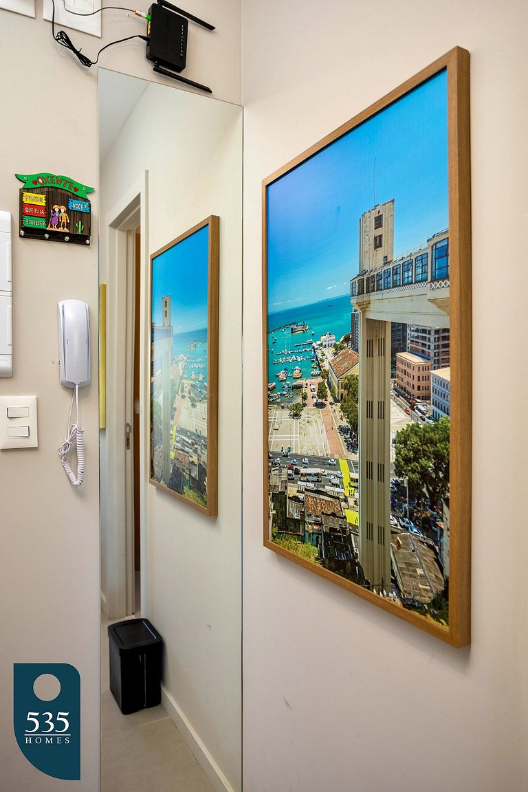 Viva a cidade de Salvador a passos da praia