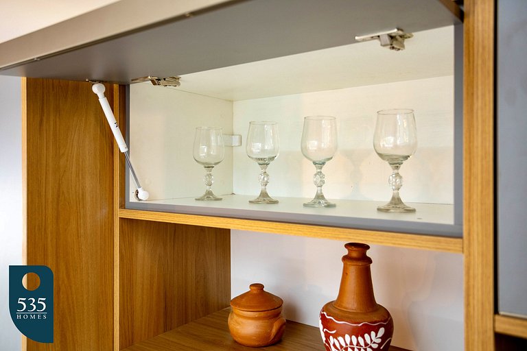 Viva a cidade de Salvador a passos da praia